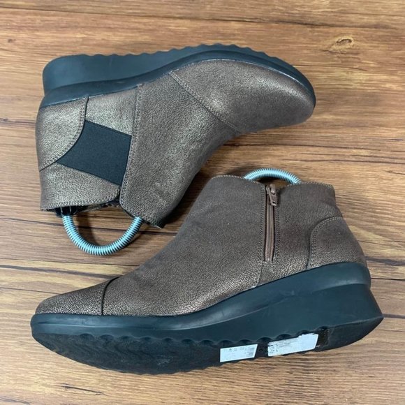 Clarks Cloudsteppers Caddell Bronze Booties Women’s Size 9.5 Wide - Picture 3 of 9
